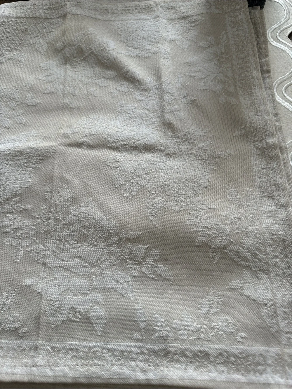 Biltmore ~ Tonal Jacquard Floral Napkins / set off 4 - 19”